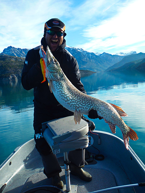 Brochet 120 cm Lac de Serre-Ponçon.