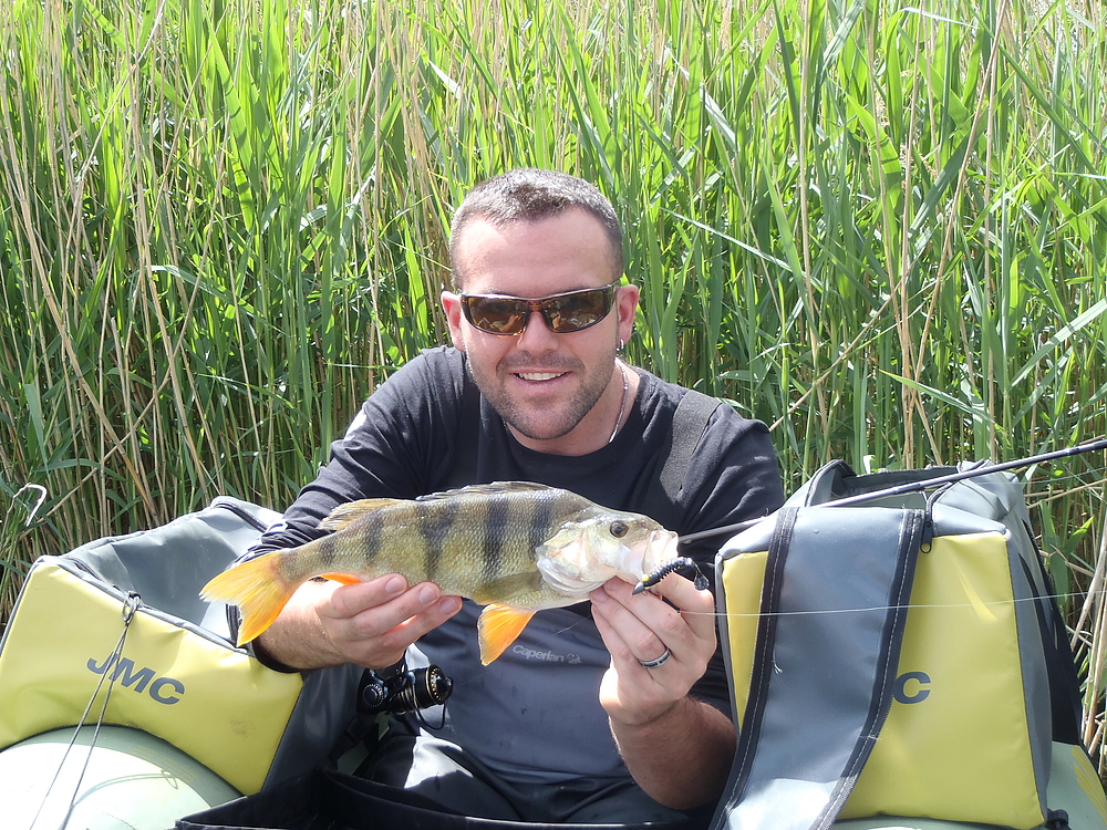Perche 39 cm en float tube.
